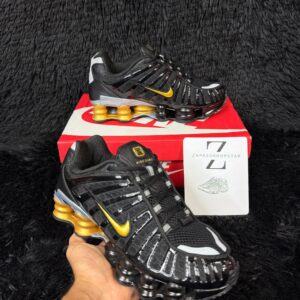 NIKE SHOX