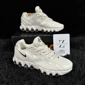 NIKE DN8 CREAM