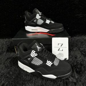 JORDAN 4 RETRO BLAC|WHITE
